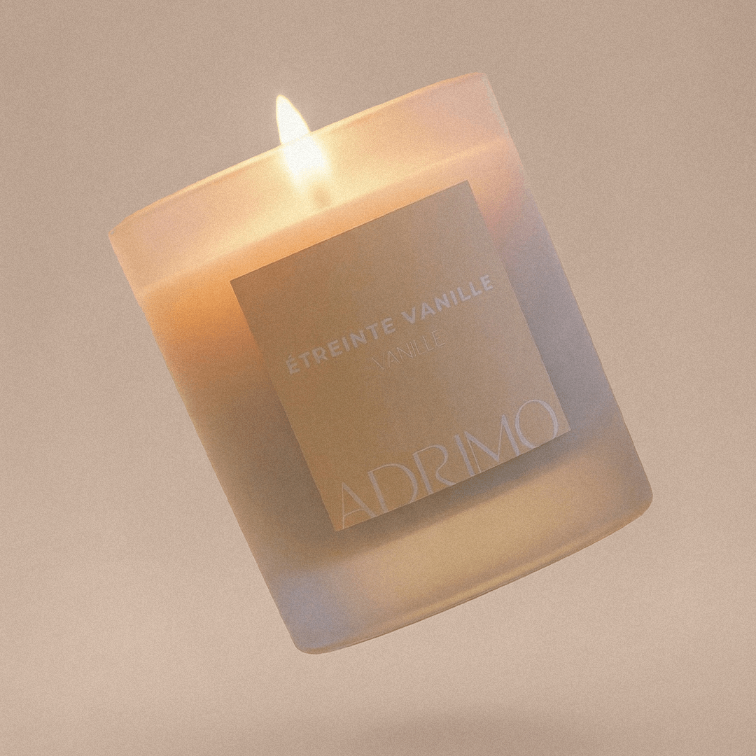 Bougie Étreinte Vanille La douceur qui réconforte - Adrimo Paris#Bougie Étreinte Vanille La douceur qui réconforte25 heures