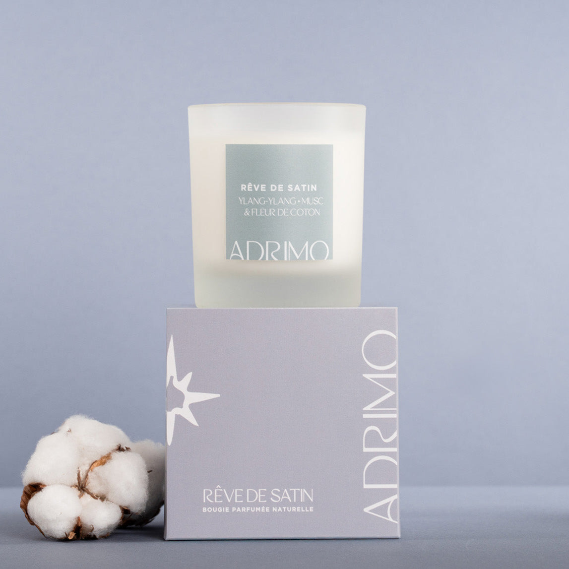 Bougie parfumée naturelle Rêve de Satin 30 cl, parfum Fleur de Coton et Ylang-Ylang, 100 % naturelle et non toxique, fabriquée en France pour un intérieur sain et parfumé.