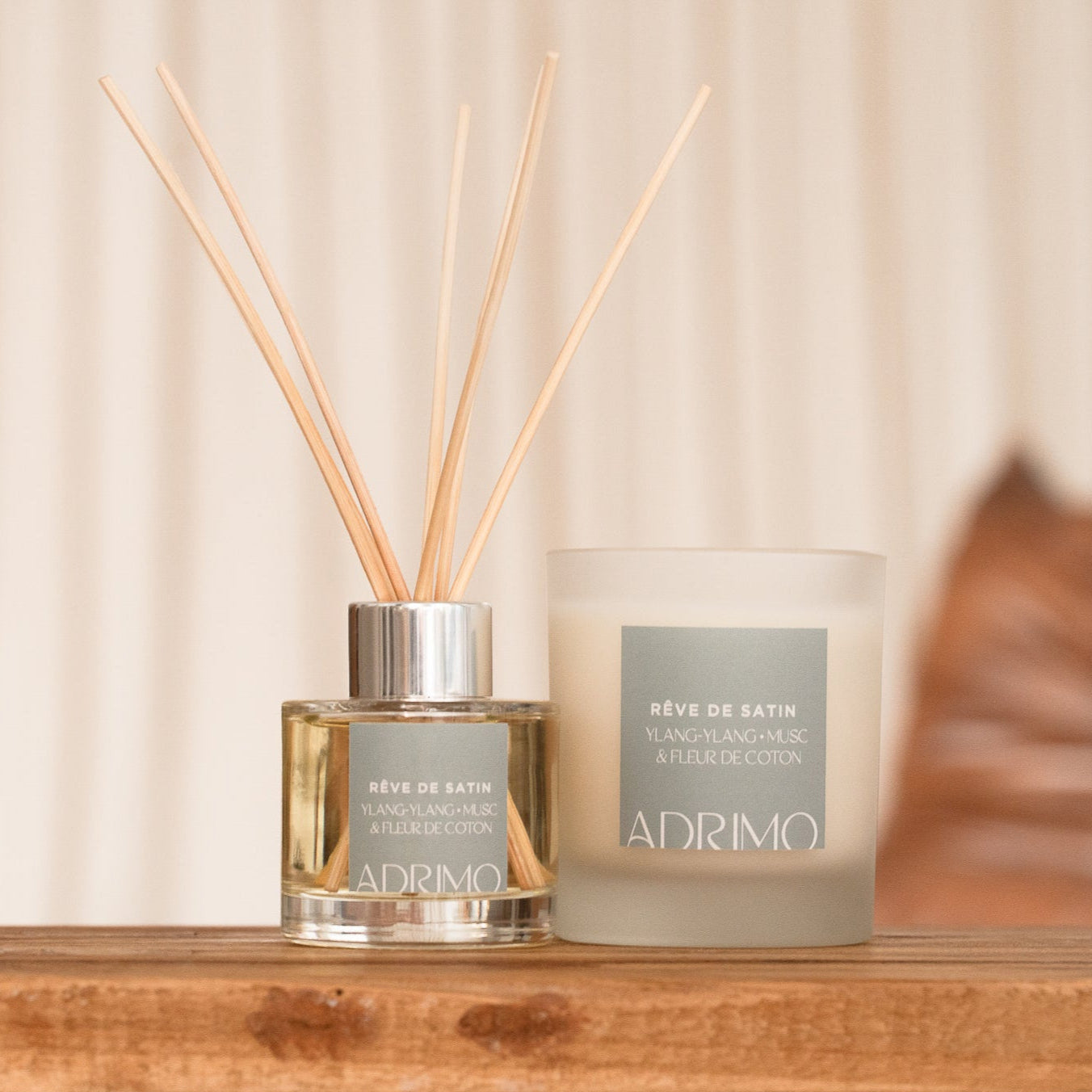 Coffret cadeau Rêve de Satin – bougie 30 cl et diffuseur 100 ml 100% naturels et non toxiques Adrimo Paris, cadeau parfumé pour un intérieur sain et élégant.